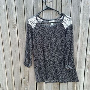 Motherhood Maternity lightweight sweater long sleeve size small